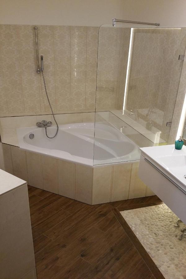 In Heart Of - 2br 2ba Elegant Downtown * Praga