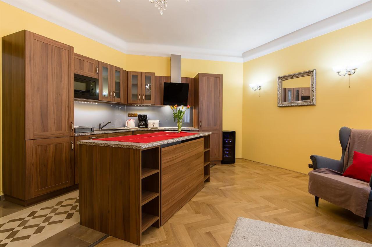 In Heart Of - 2br 2ba Elegant Downtown Apartamento Praga